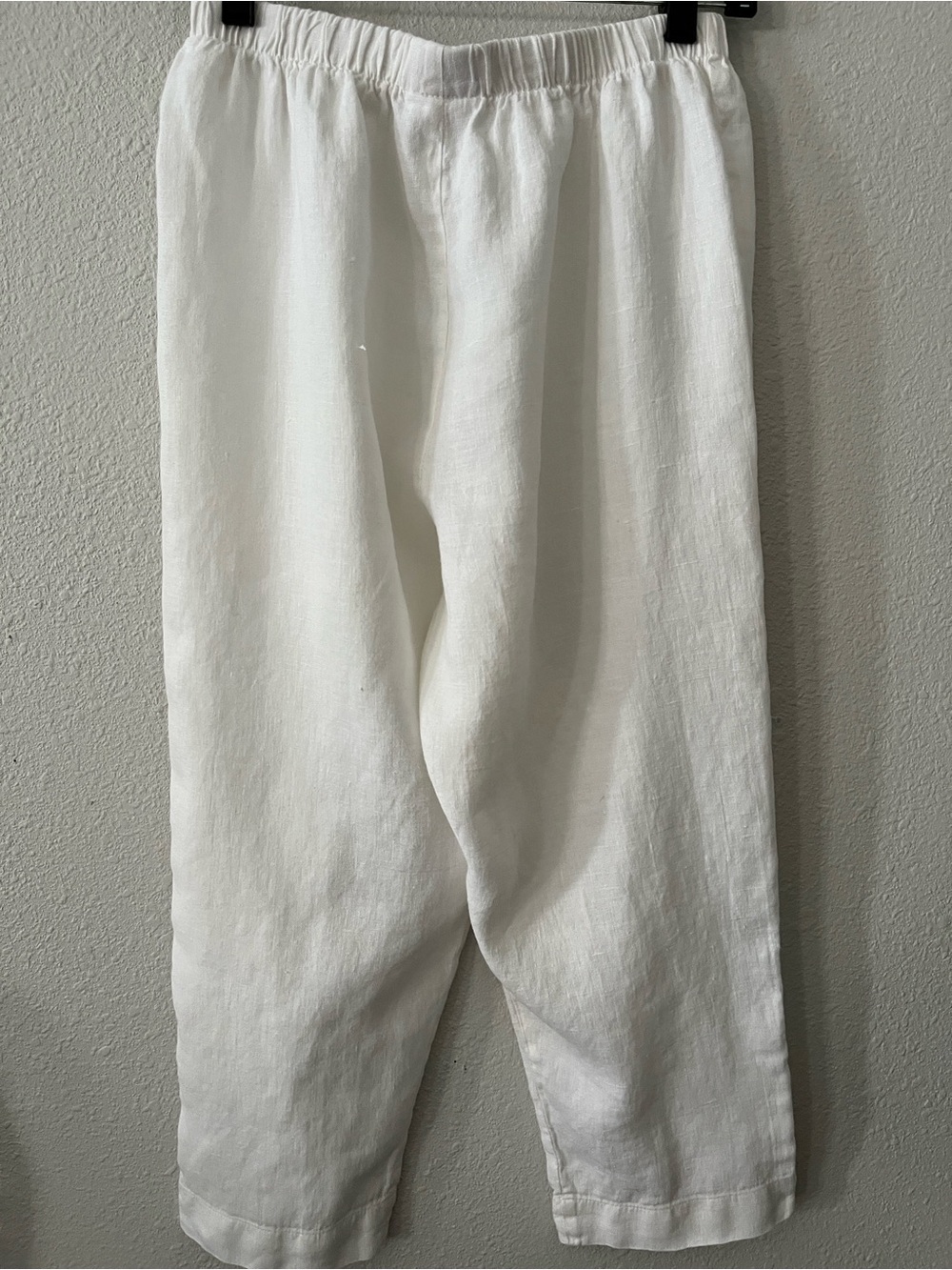 100% Linen cropped White pull on Elastic Waist  Pants
SZ M